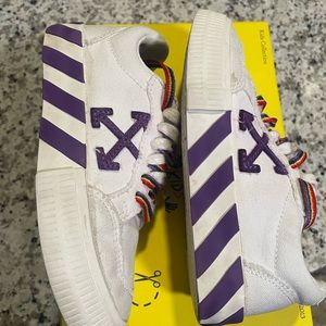 Kids off white tennis shoes